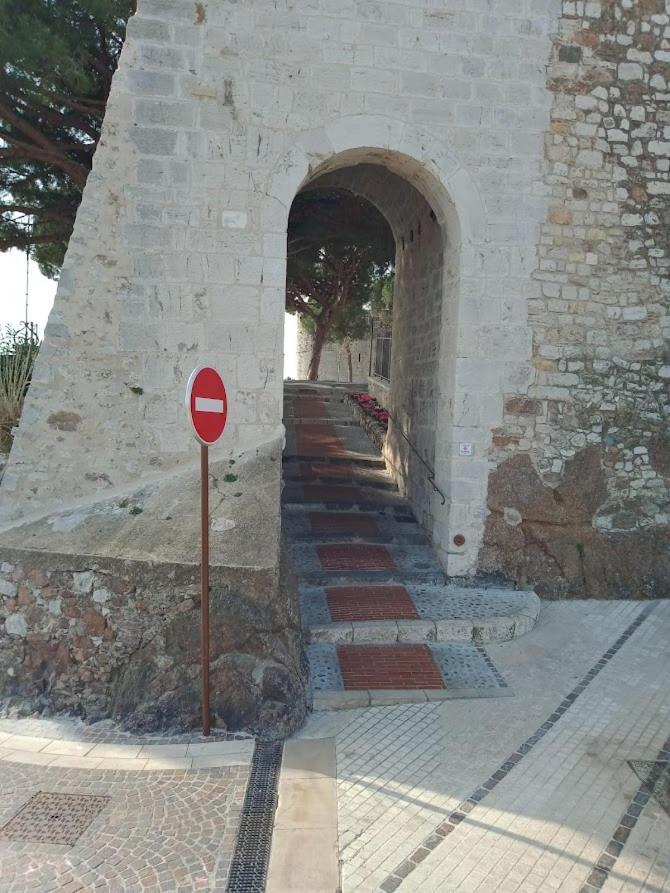 Cadre De Reve Mais Vous Faites Le Menage- Very Good Prices But You Have To Clea-N Th-E Flat Cannes Exterior photo